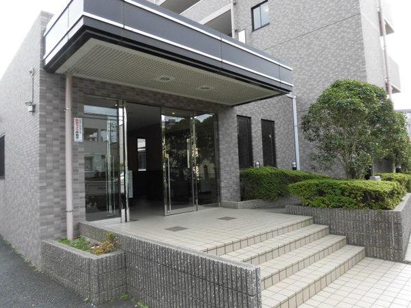 パラッシオ市川中山 エントランス