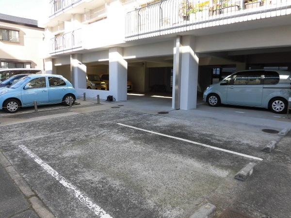 幹線谷津マンション 駐車場