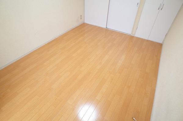 ファミーユイシザカ 部屋画像