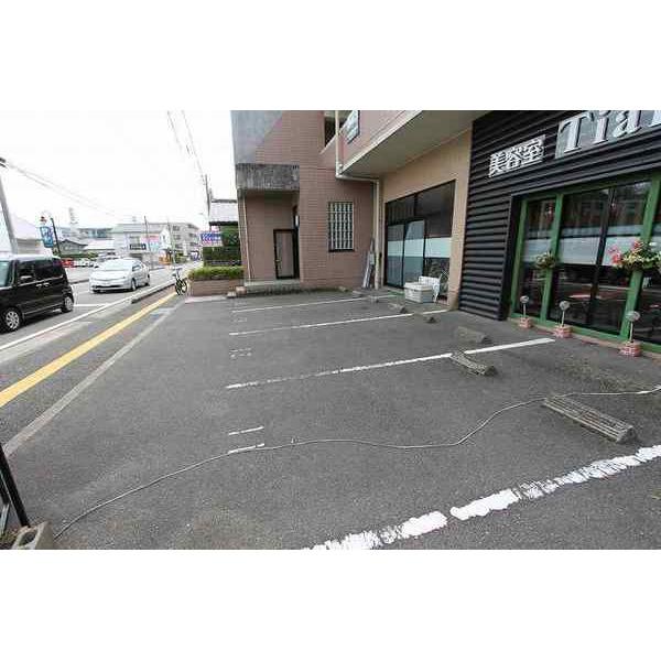 kazuwin霧島（301） 駐車場