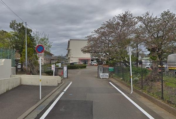 宮崎市立広瀬小学校：983m