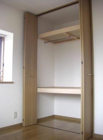 宮崎市大字新名爪マンション 収納