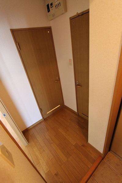 ジェネシス大島A棟（305） 玄関