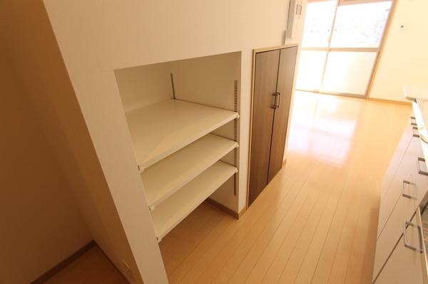 オーシャンハイツ弐番館（102） 収納