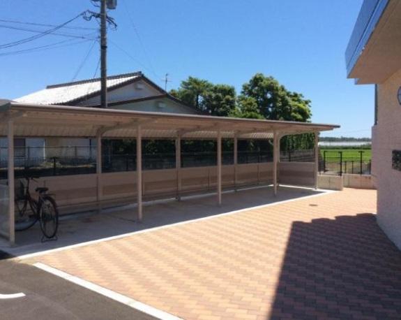 ティンカーベル（203） 駐車場
