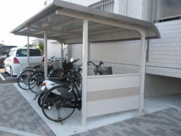 グランツモア（302） 駐車場