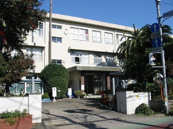 宮崎市立東大宮小学校：978m