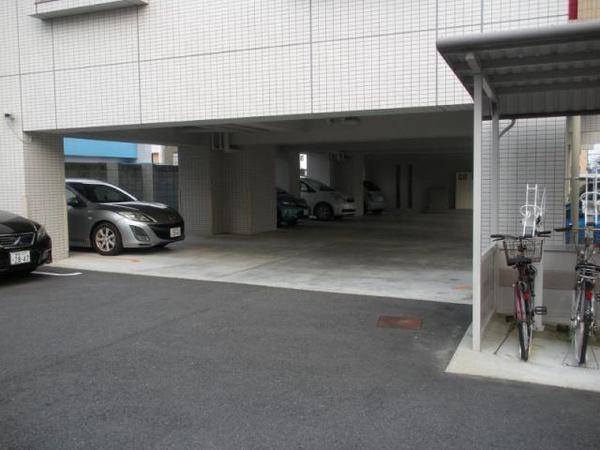 サンデービーチ’エコル（202） 駐車場