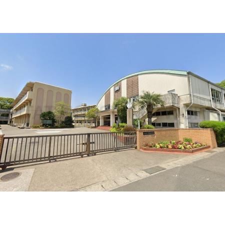 宮崎市立大塚中学校：1002m