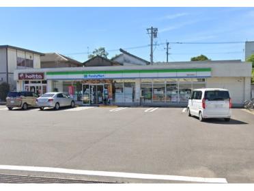 ファミリーマート国富町役場前店：1670m