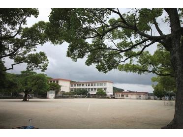 宮崎市立住吉小学校：2072m