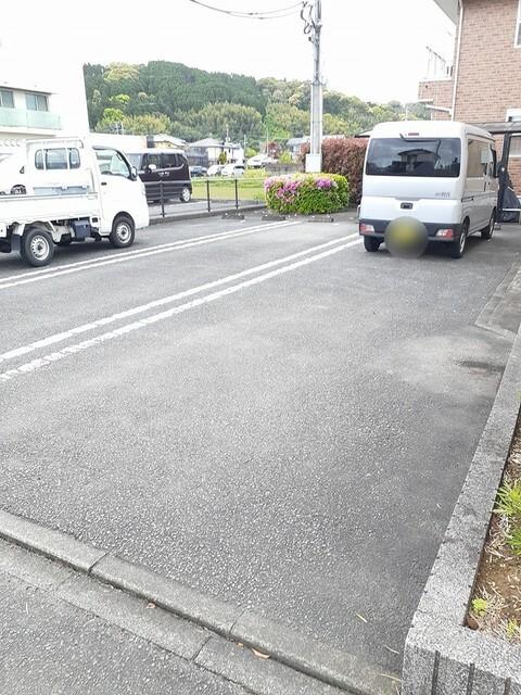 グラスワンダー　Ｎ−４８（203） 駐車場