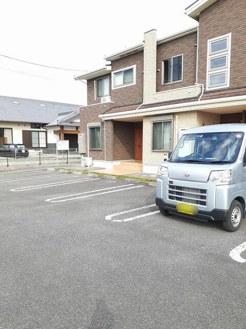 メゾン　ド　フォレ（202） 駐車場