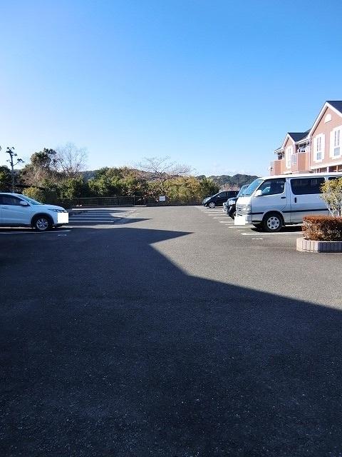 セレーナ・みとよ　Ａ（201） 駐車場