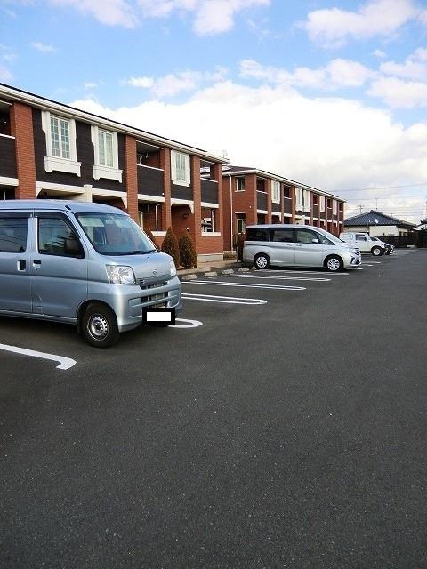 メゾン　ド　アダージョ　Ｂ（205） 駐車場