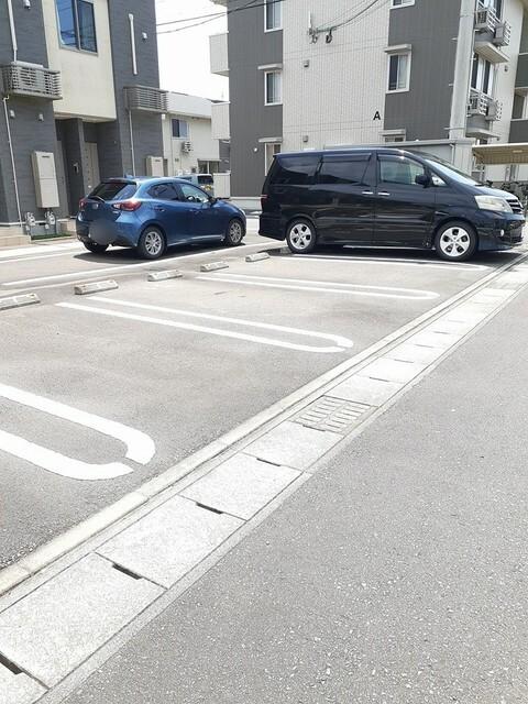 リライフ　Ⅱ（104） 駐車場
