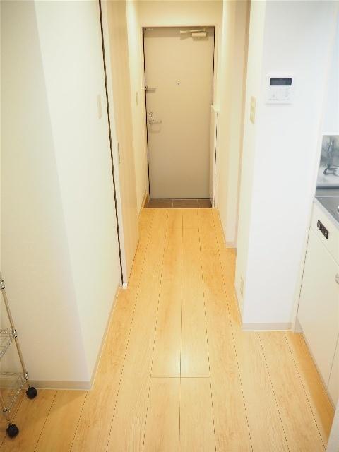 プリモサージュ神宮東（305） 玄関