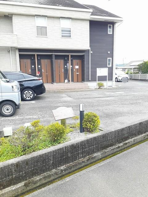 ルミ・ドゥ・カプージョ（102） 駐車場