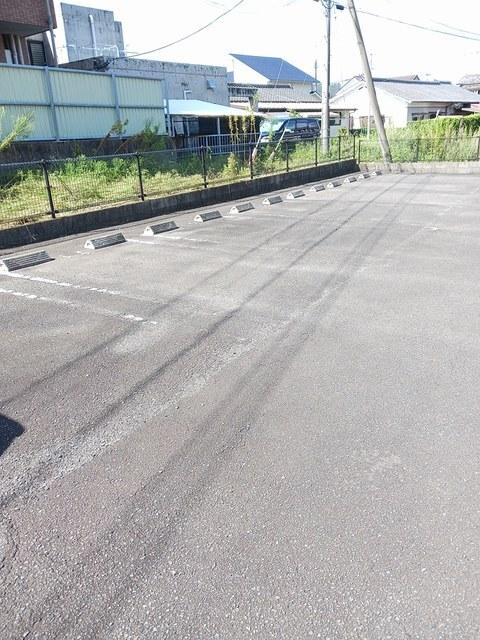 フリーデ　Ｋ（204） 駐車場