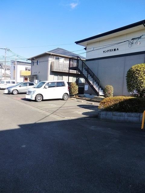 サンテラス窪　Ｃ（205） 駐車場