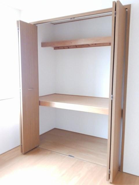 ロ−ウェルズ　１番館（202） 収納