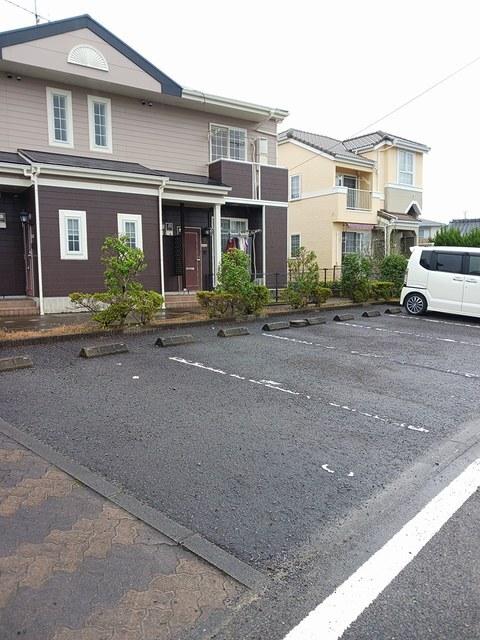 ロ−ウェルズ　１番館（202） 駐車場