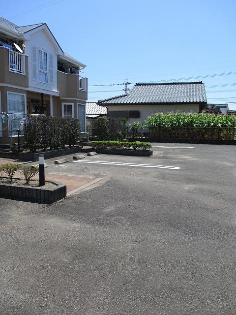 グリーンコート東館　Ｂ（102） 駐車場