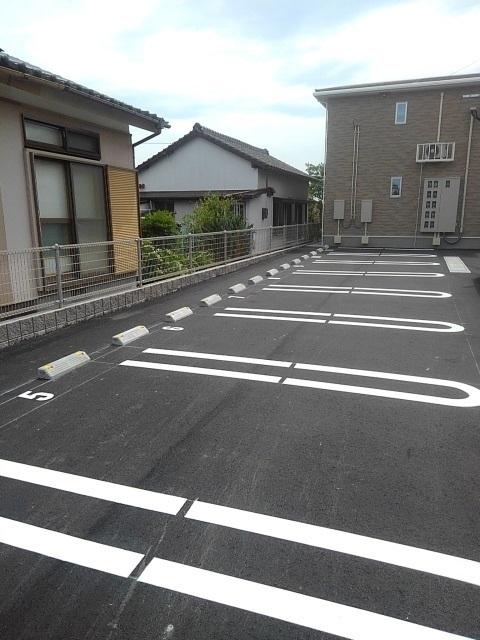 カーサ・アスール（201） 駐車場