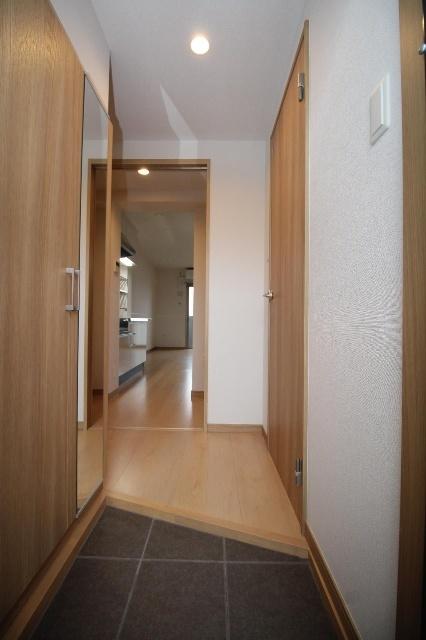 Village sitta（ビレッジ　シッタ）（205） 玄関