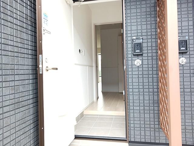 シャルフ飛江田　Ⅲ（103） 玄関