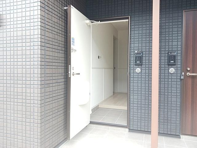 シャルフ飛江田　Ⅱ（101） 玄関