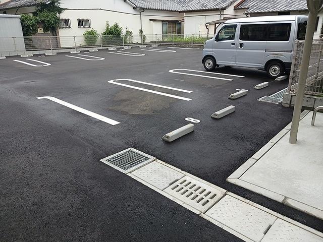 ソラーレ（204） 駐車場