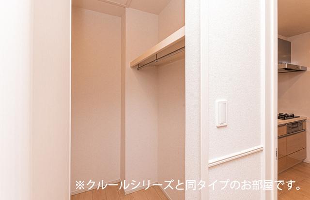カーサ　アルフローレ　Ⅱ（201） 収納