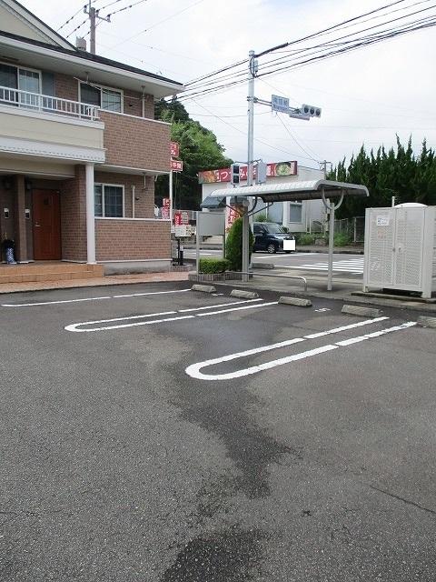 メロウ　ヴィラ（101） 駐車場