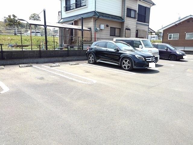 サウス高鍋（201） 駐車場