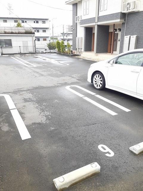 ウルビーノ　Ⅰ（201） 駐車場