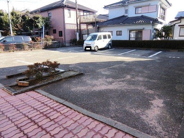 金丸第二ハイツ　Ｂ（201） 駐車場