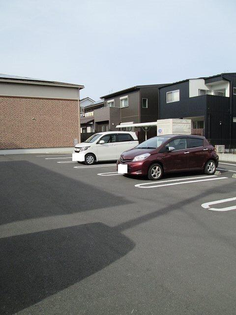 ｓａｌｉｅｎｔｅ　Ⅱ（204） 駐車場