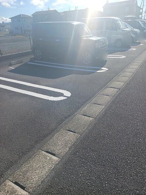 セレノ・カーサＡ（104） 駐車場