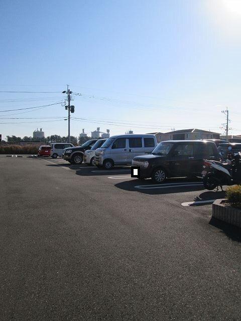 セレノ・カーサＡ（103） 駐車場