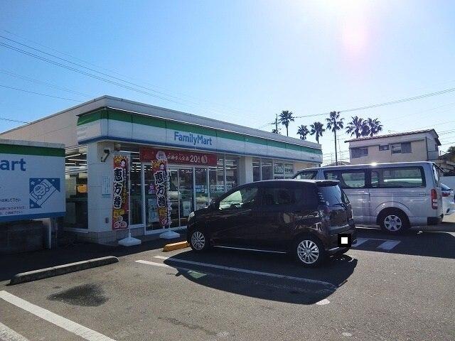 ファミリーマート日ノ出町店：500m