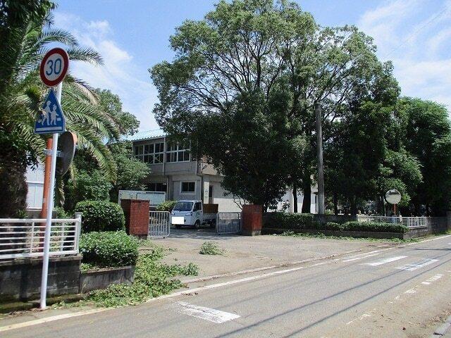 宮崎市立宮崎東小学校：270m