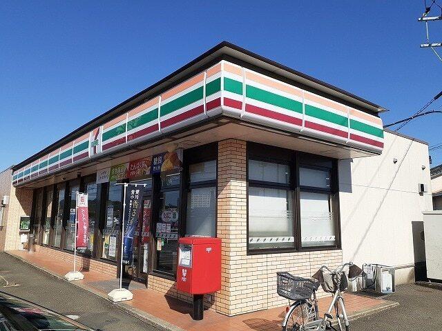 ローソン宮崎村角町店：900m