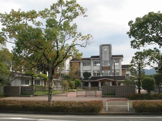 宮崎市立木花中学校：1096m