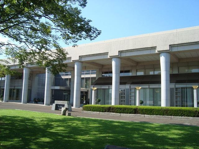 宮崎県立図書館：706m