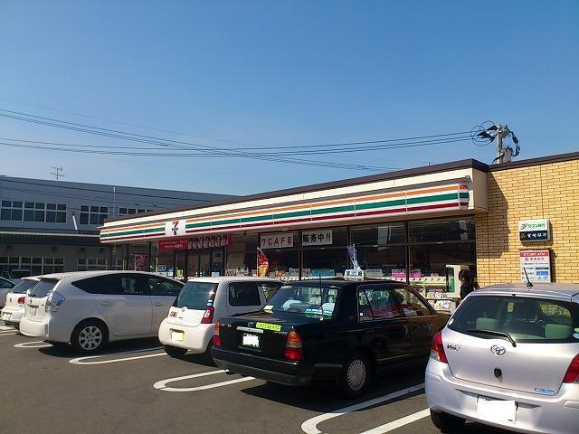 セブンイレブン宮崎江平中町店：549m