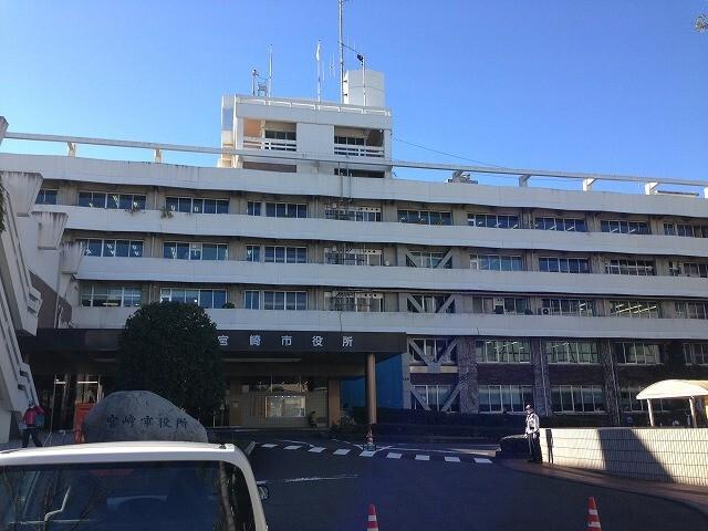 宮崎市役所：2102m