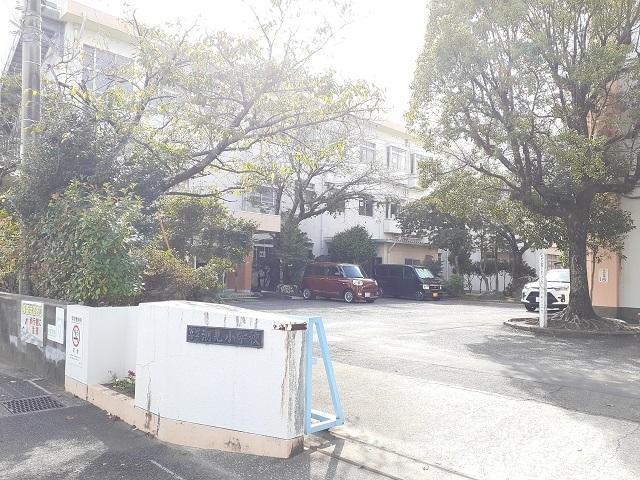 宮崎市立潮見小学校：160m
