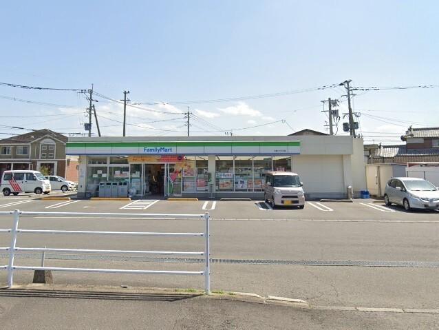 ファミリーマートオーパス小松台店：609m