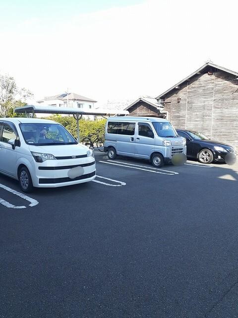 プロヴァンス　ハウス（303） 駐車場